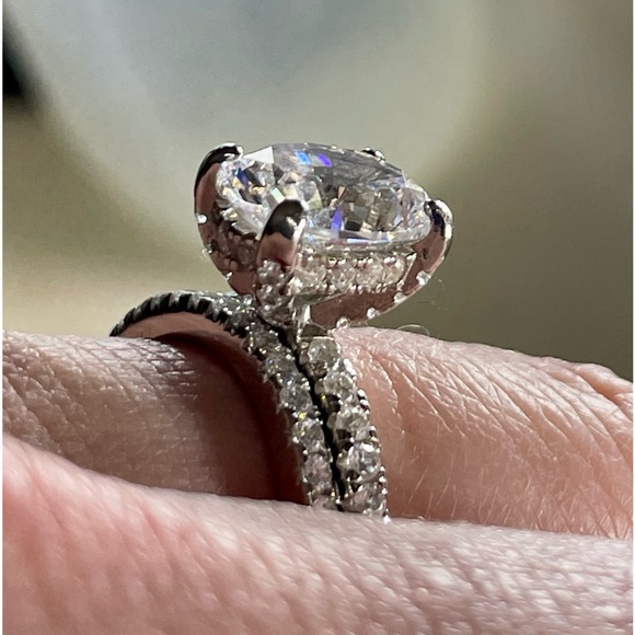 3 ct oval ring - Picture 7 of 10